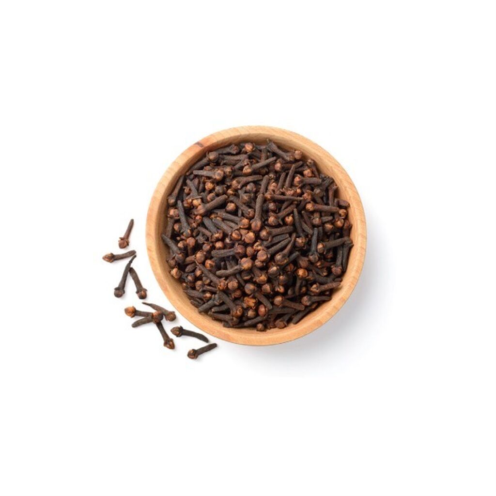 Whole cloves 1