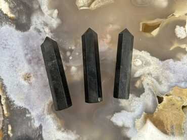 Shungite: Crystal Pairings for Energetic Healing