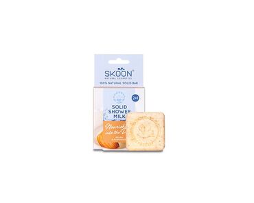 Skoon Solid Shower Bar Nourishing into the Deep Sodium Coco-Sulfate, Citric Acid, Sodium C12-18 Alkyl Sulfate, Butyrospermum Parkii Butter*, Aqua, Cetearyl Alcohol, Parfum, Macadamia Ternifolia Seed Oil, Argania Spinosea Kernel Oil*, Prunus Amygdalus Dulcis Oil*, Helianthus Annuus Seed Oil, PCA Glyceryl Oleate, Cocos Nucifera Pulp Extract*, Daucus Carota Sativa Root Extract*, Rosmarinus Officinalis Leaf Extract*, Sodium Cocoyl Glutamate, Sodium Citrate, Sodium Chloride Use the bar with water directly on the skin, massage the bar over the skin until foamy, enjoy your moment and then rinse.