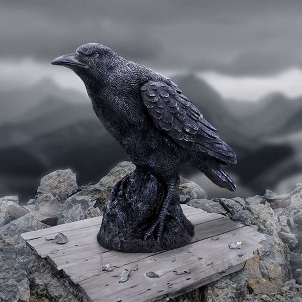 Raven messenger figurine