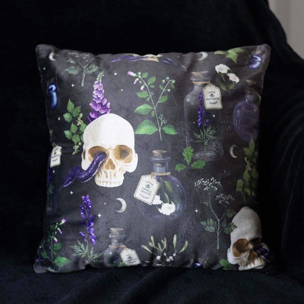 Venom vines cushion