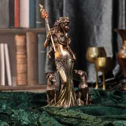 Hecate large
