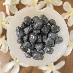 Larvikite-crystal-tumble-stone