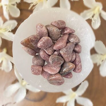 Crystal Tumble Stone Red Aventurine