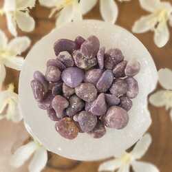 Lepidolite-tumble-stone