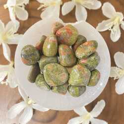 Unakite-crystal-tumble-stone