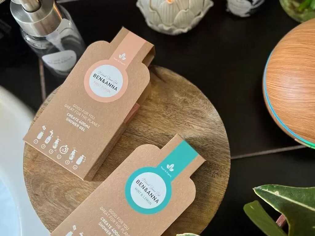 Ben and anna shower flakes