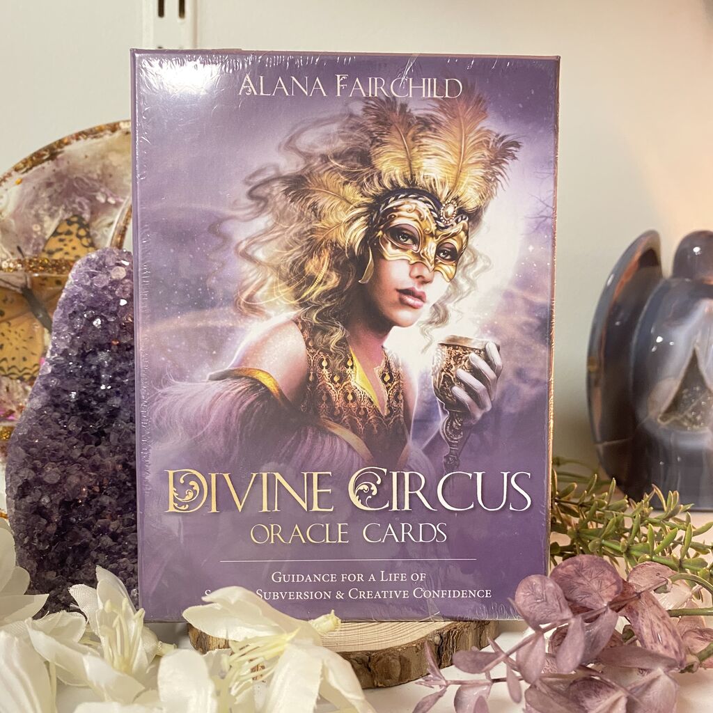 Divine-circus-oracle-cards