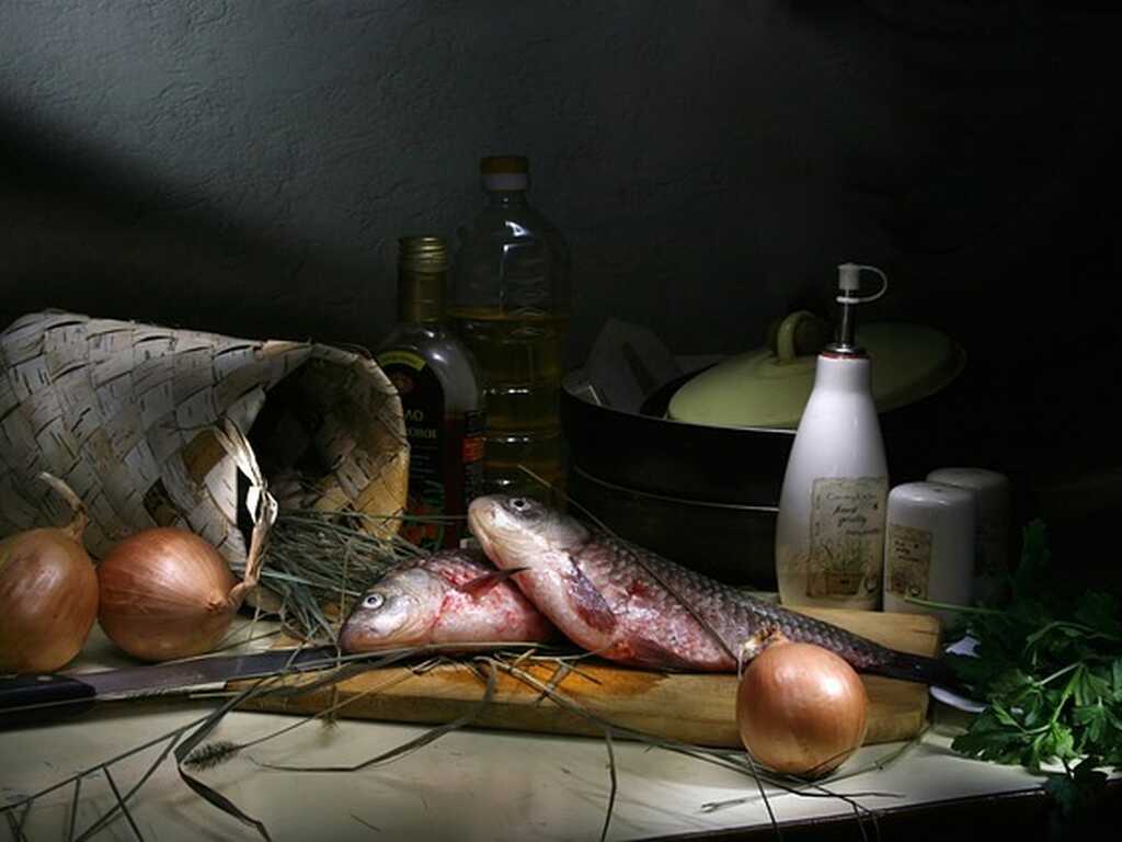 Still life with fish g64b12b88b 640
