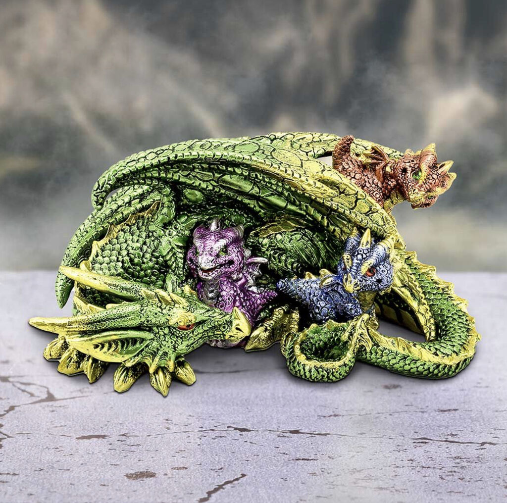 Hatchling-dragons-figurine