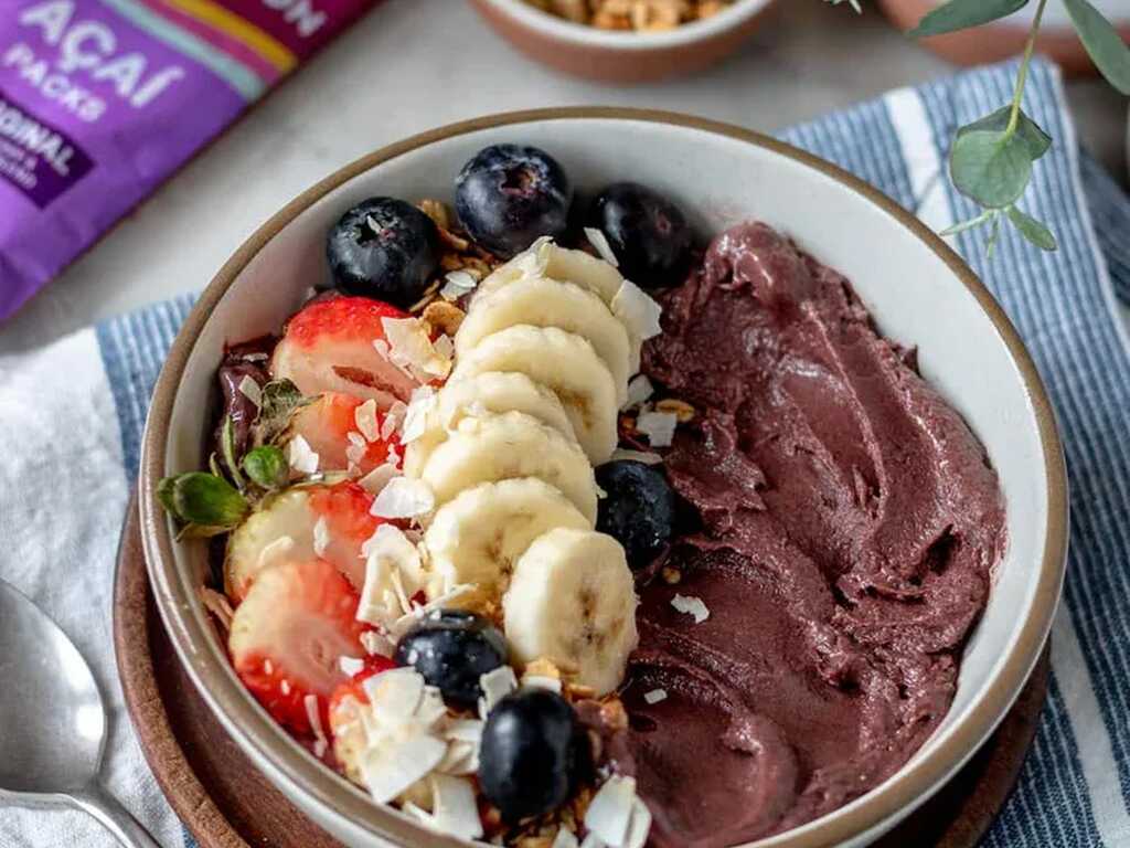 Elina Saiach Sambazon