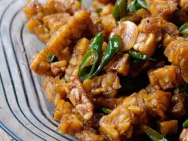 Teriyaki Tempeh Stir-Fry with Vegetables (featuring Yakso Tempeh)